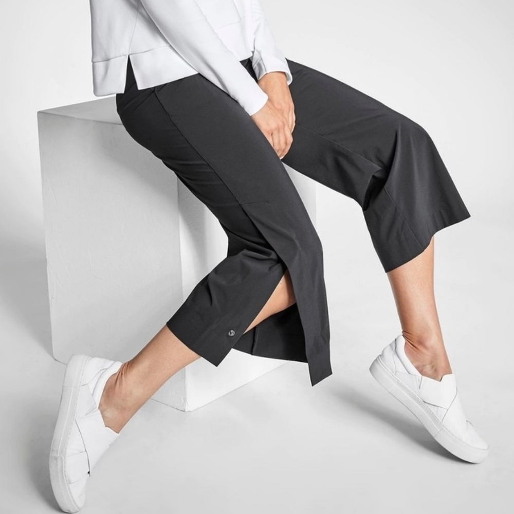 Athleta Black Tribeca Crop Side Snap Lightweight Stretch Athletic Pants Size 0
